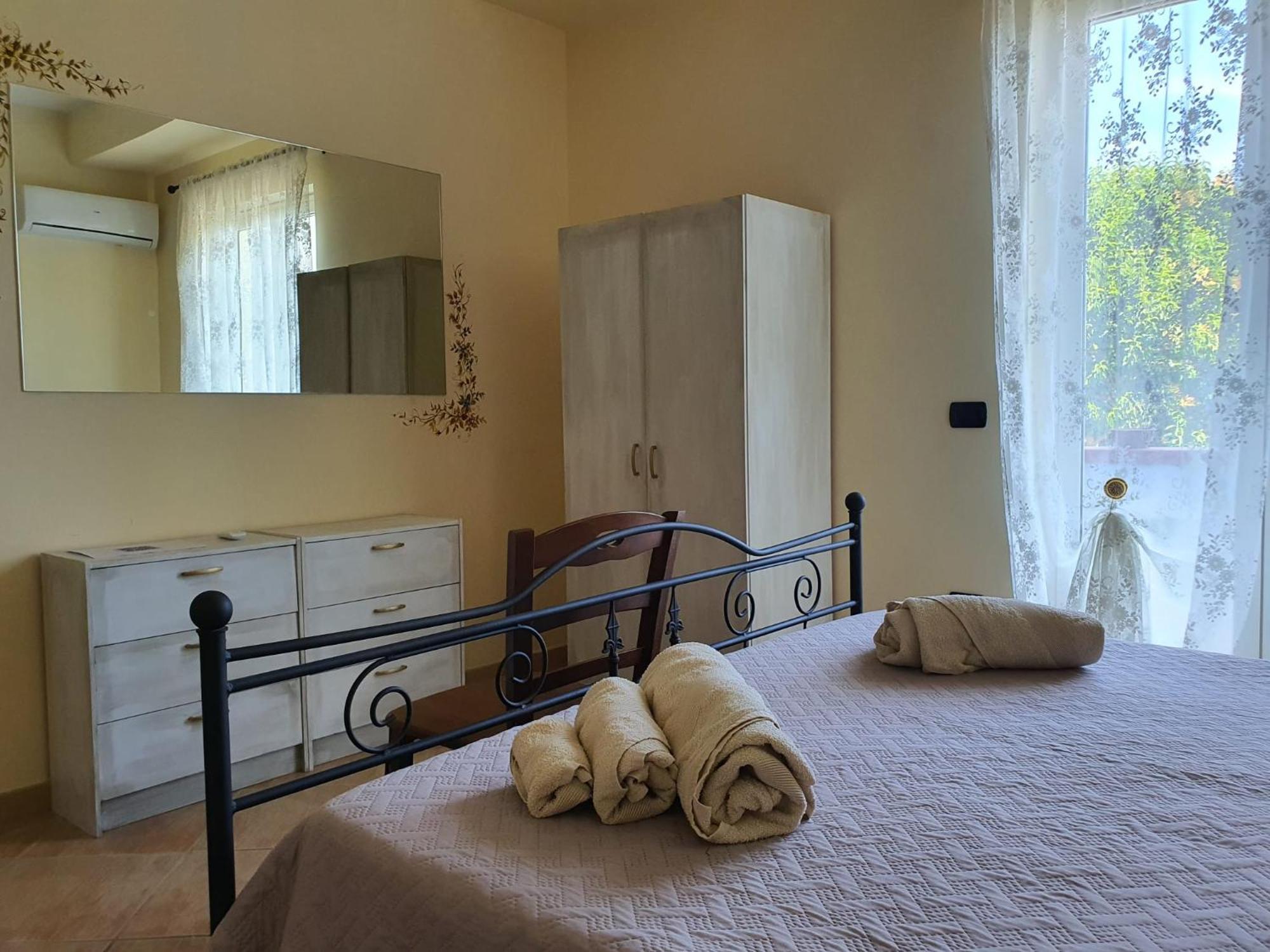 Libro Di Sogni - B&B Letterario Касертавекия Екстериор снимка